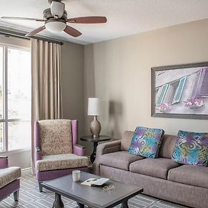 One-Bedroom King Suite